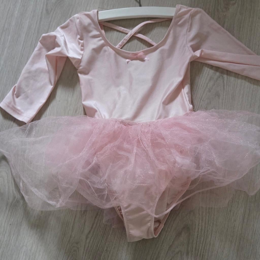 Danspakje roze, Ophalen, Zo goed als nieuw, Maat 110