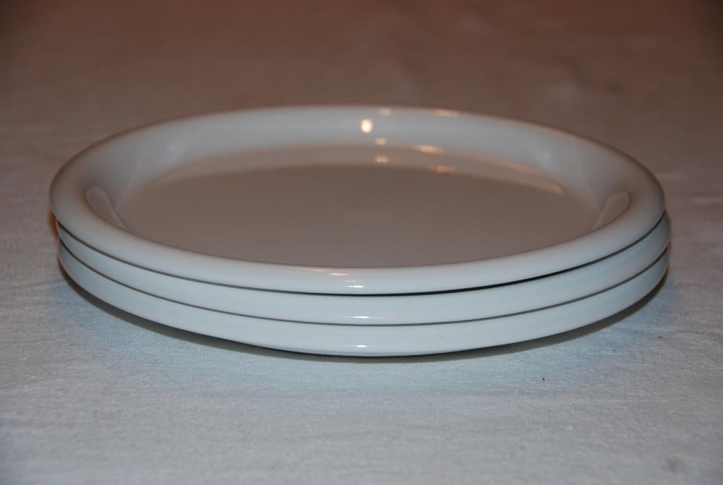 Witte borden 3 x met ronde rand.              Rond 24 cm., Keramiek, Nieuw, Ophalen of Verzenden, Bord(en)