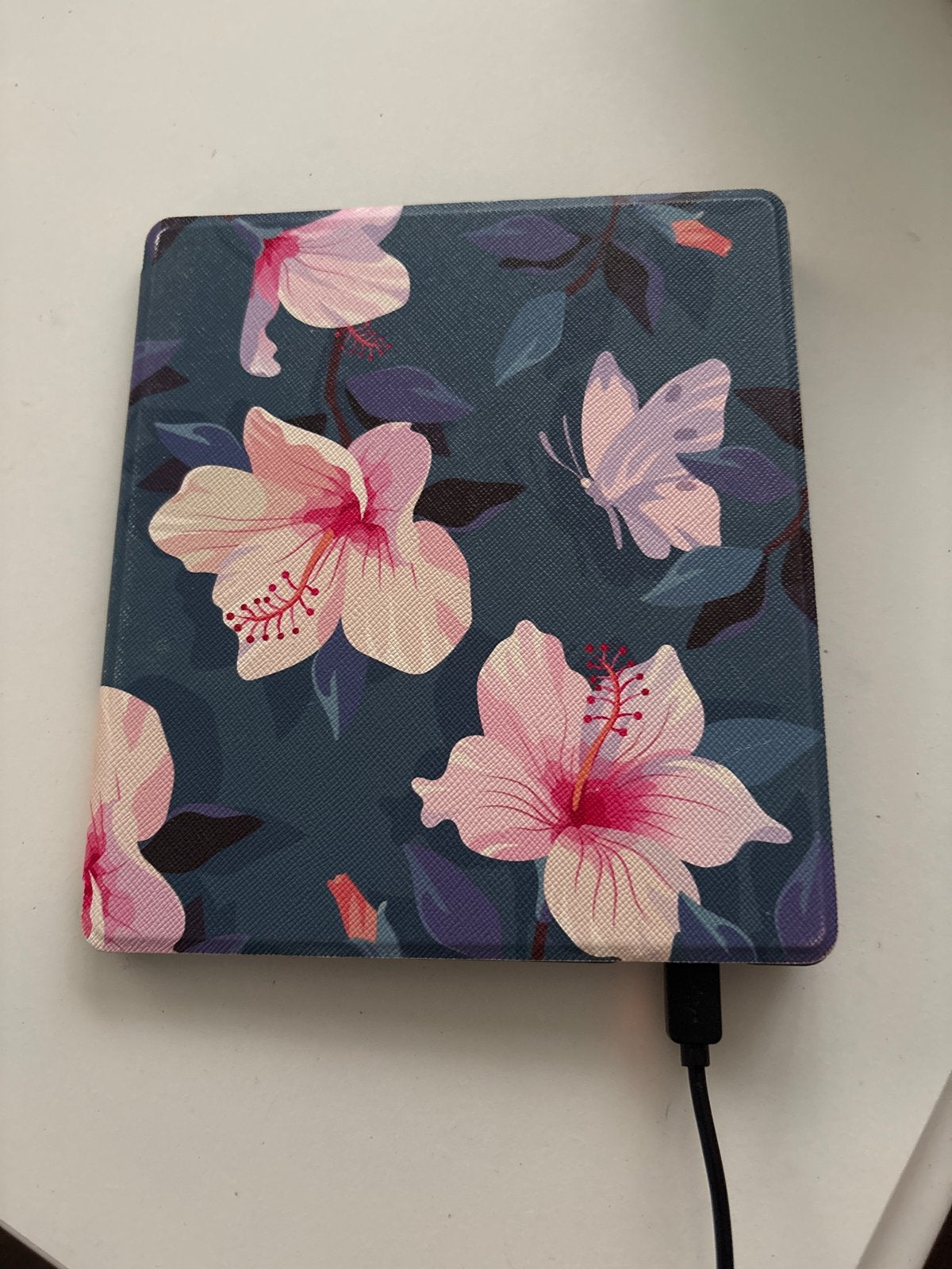 Kindle Oasis e-reader  met hoesje - Zo goed als nieuw, Computers en Software, E-readers, Ophalen of Verzenden, Zo goed als nieuw