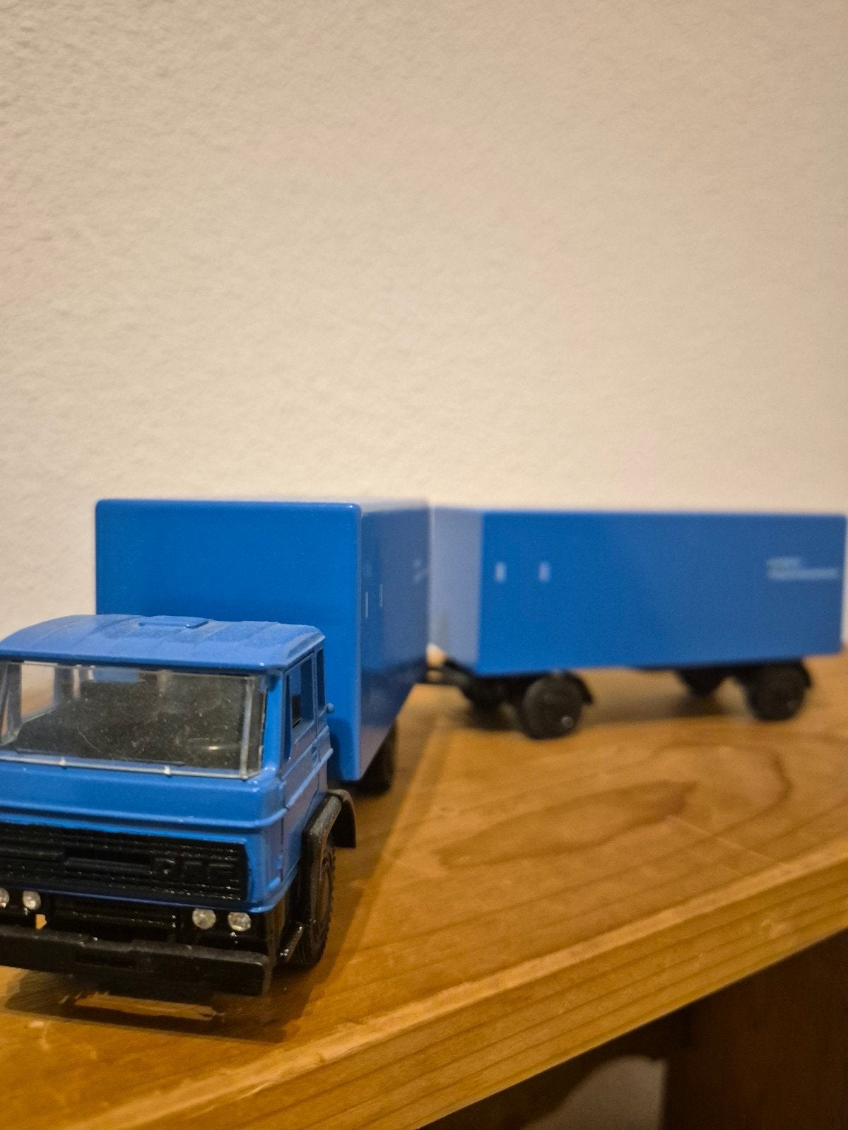 Nette daf 2300 met combinatie Ptt postgiro. Lion Car, Ophalen of Verzenden, Zo goed als nieuw, Bus of Vrachtwagen, Lion Toys