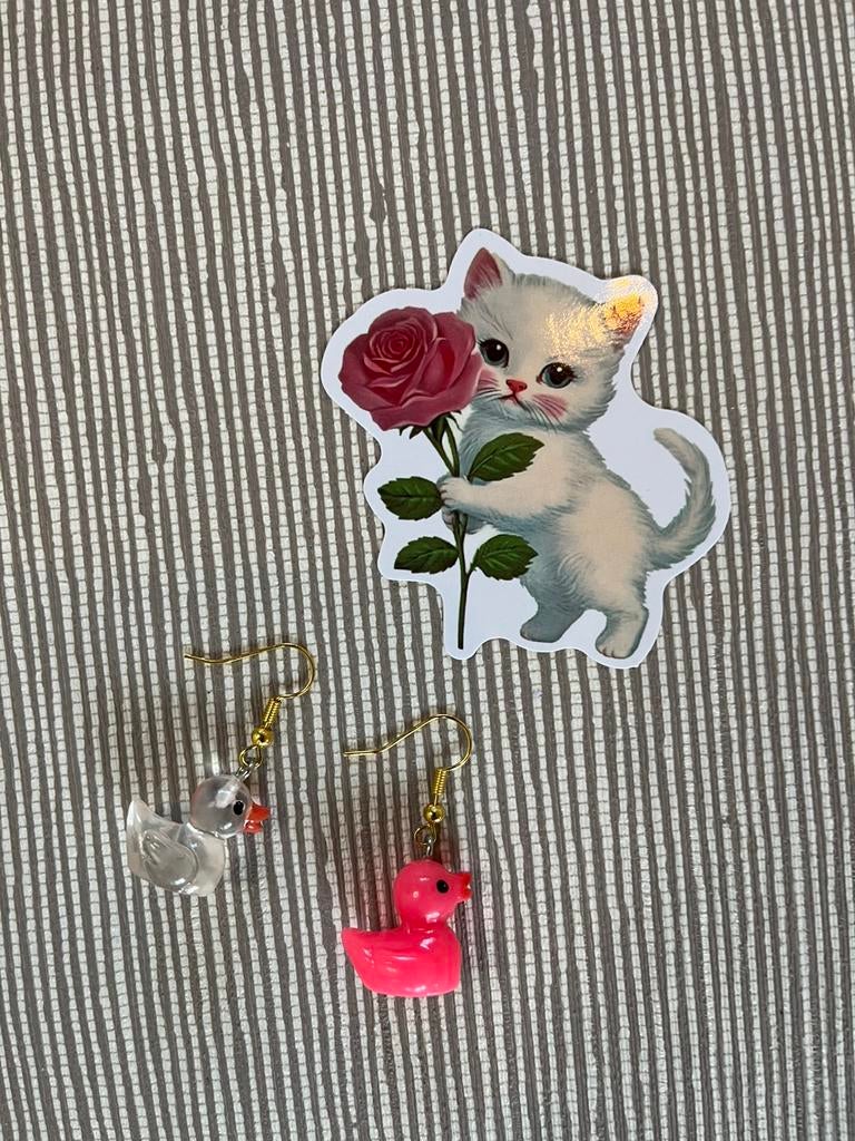 Goodkleurige oorbellen met badeendjes, Ophalen of Verzenden, Nieuw, Oorbellen