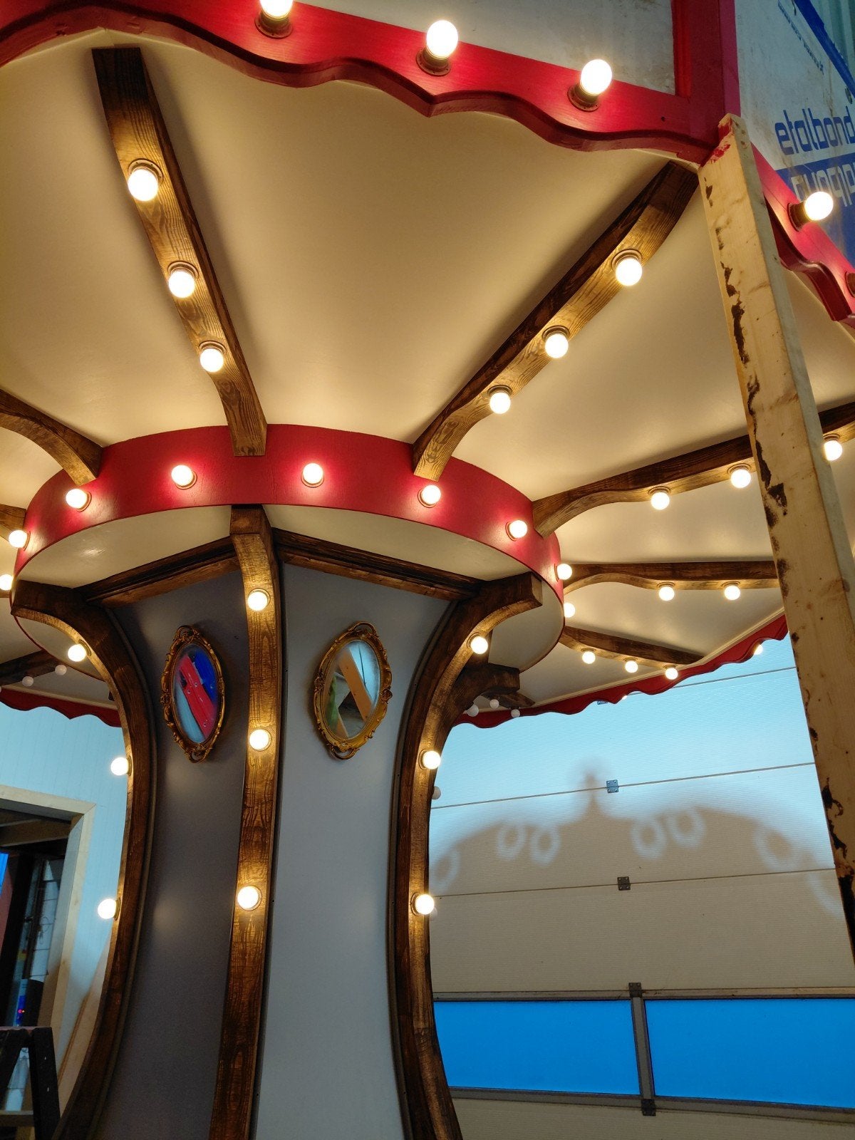 kermis draaimolen decoratie object, Ophalen, Gebruikt, Groter dan 1:32