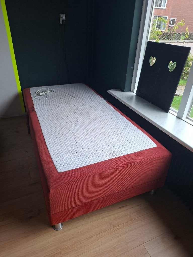 Boxspring 100x200 verstelbaar, Huis en Inrichting, Ophalen, Twijfelaar, 200 cm, Rood