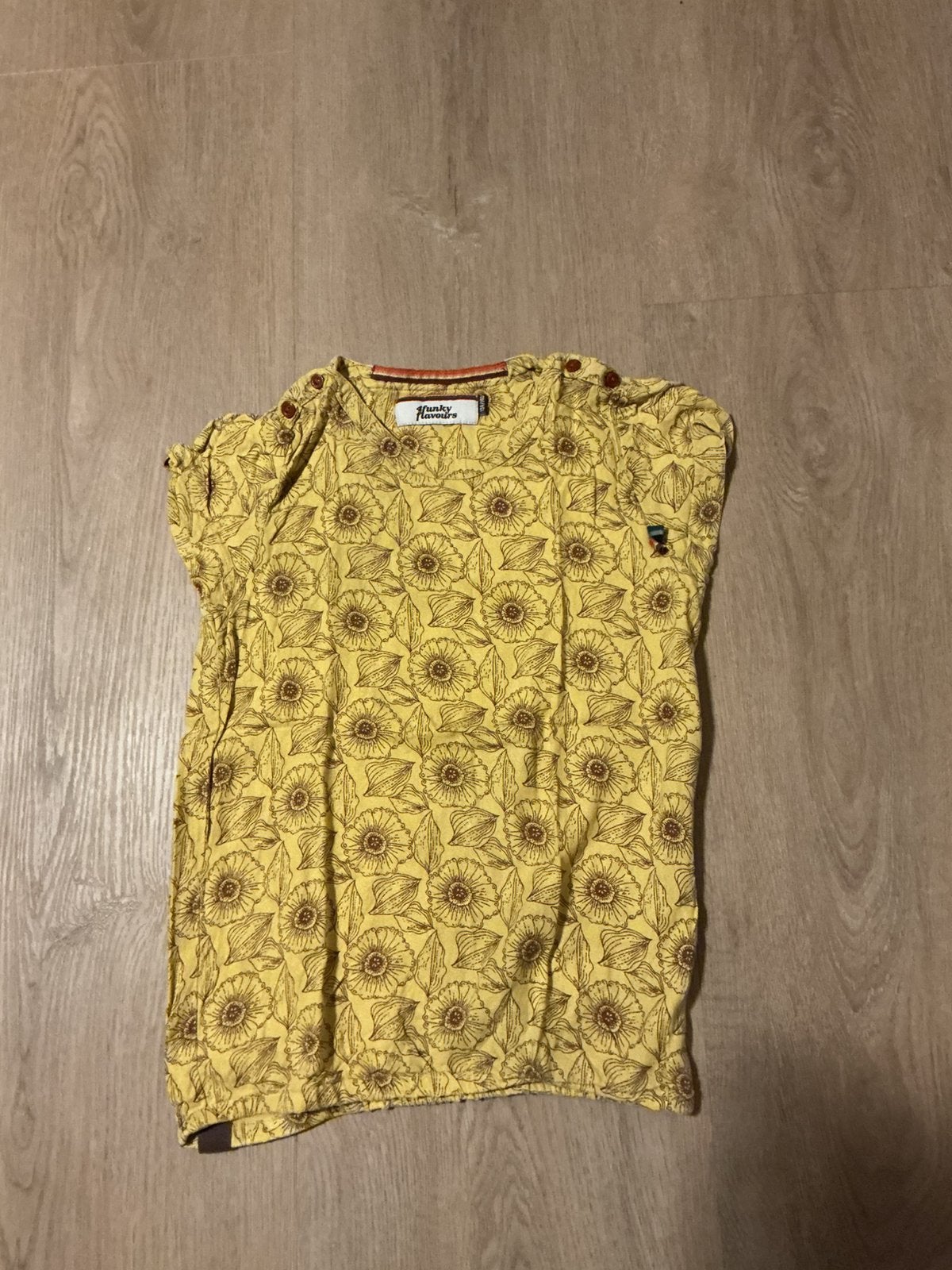 Shirt 4ff 4 funky flavours maat 134 / 140 geel met bloemen, Ophalen of Verzenden, Zo goed als nieuw, Meisje, Shirt of Longsleeve