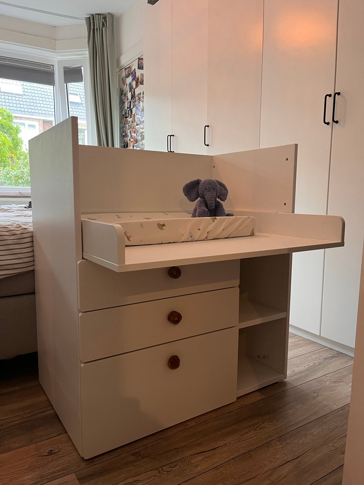 Witte commode met 3 lades en blad, Kinderen en Baby's, Ophalen, 70 cm of meer, Zo goed als nieuw, 75 tot 100 cm