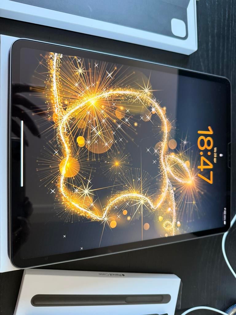 Apple ipad PRO 13 inch (6e gen) incl orginele toebehoren, Computers en Software, Apple iPads, Ophalen of Verzenden, Zo goed als nieuw