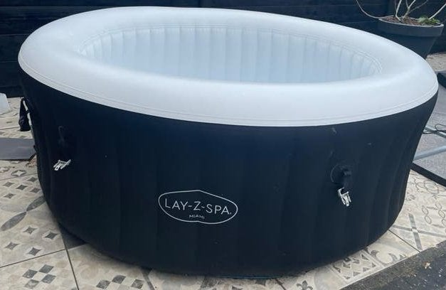 Lay-Z-Spa Miami Onderdelen: Jacuzzi bad+Afdekzeil +extra’s, Ophalen, Gebruikt, Afdekzeil, Opblaasbaar