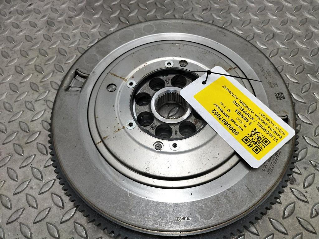BMW 3 SERIES VLIEGWIEL / KOPPELING 2020, Ophalen of Verzenden, Gebruikt, Stiba lid