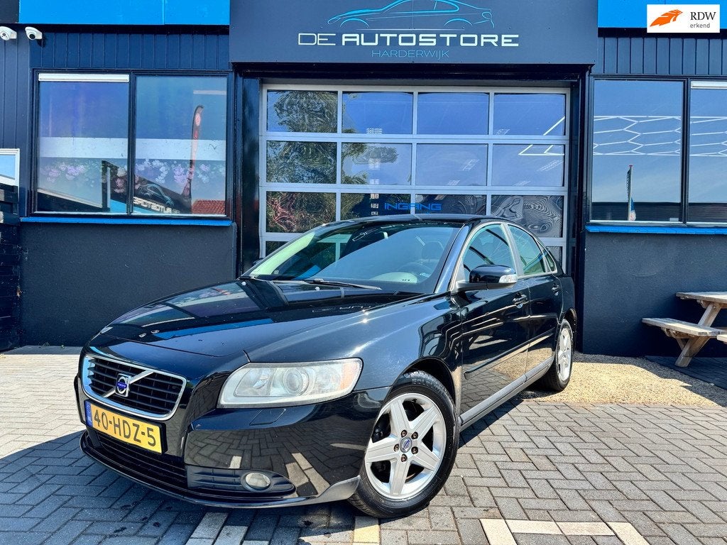 Volvo S40 1.8 Edition I Airco Cruise Pdc Trekhaak Geheel Vol, 125 pk, Gebruikt, Zwart, 4 cilinders