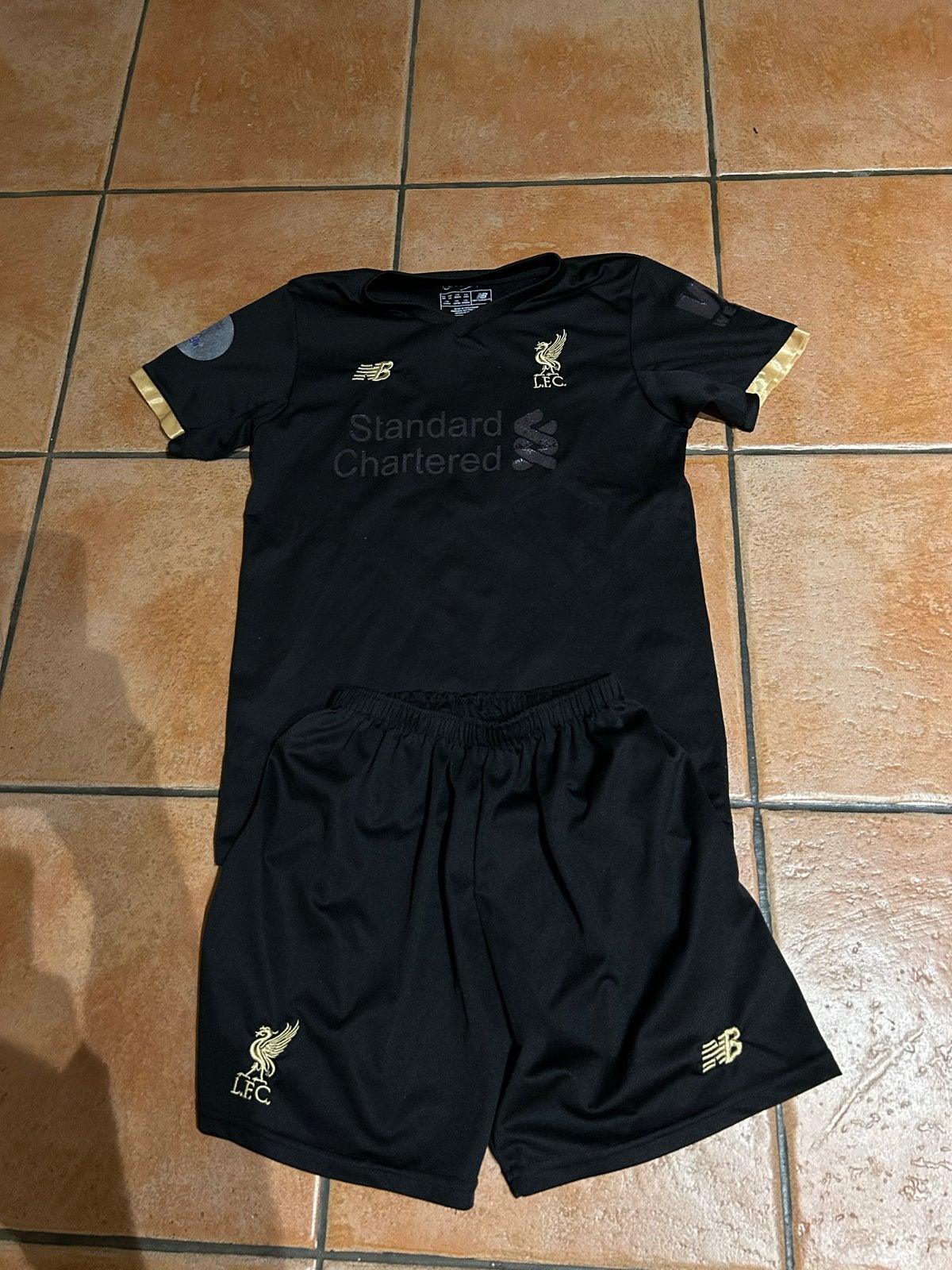 Liverpool fan tenue, volledig zwart, maat 176, Zwart, Overige maten, Ophalen of Verzenden, Voetbal