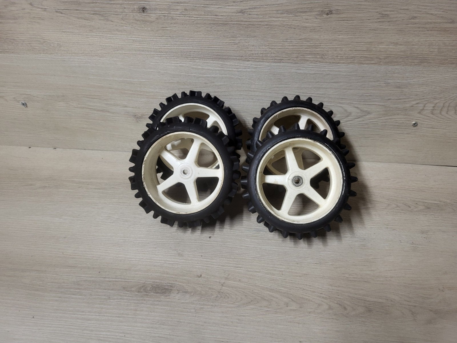Fg wielen, Hobby en Vrije tijd, Benzine, Ophalen of Verzenden, Zo goed als nieuw, Onderdeel