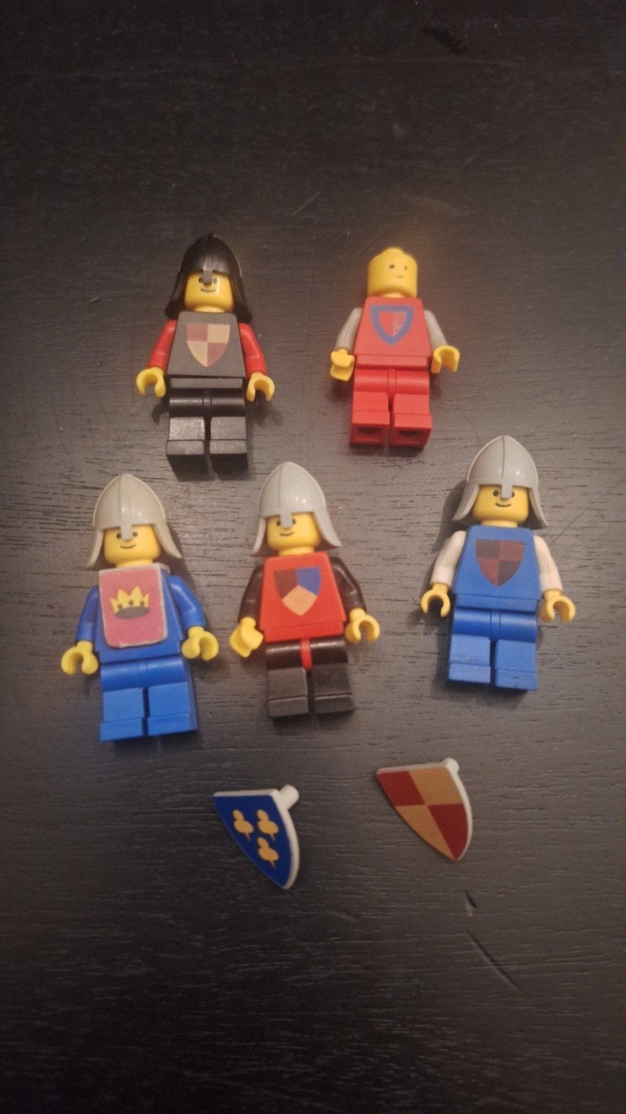 5 lego castle vintage minifiguren met 2 schilden., Ophalen of Verzenden, Gebruikt
