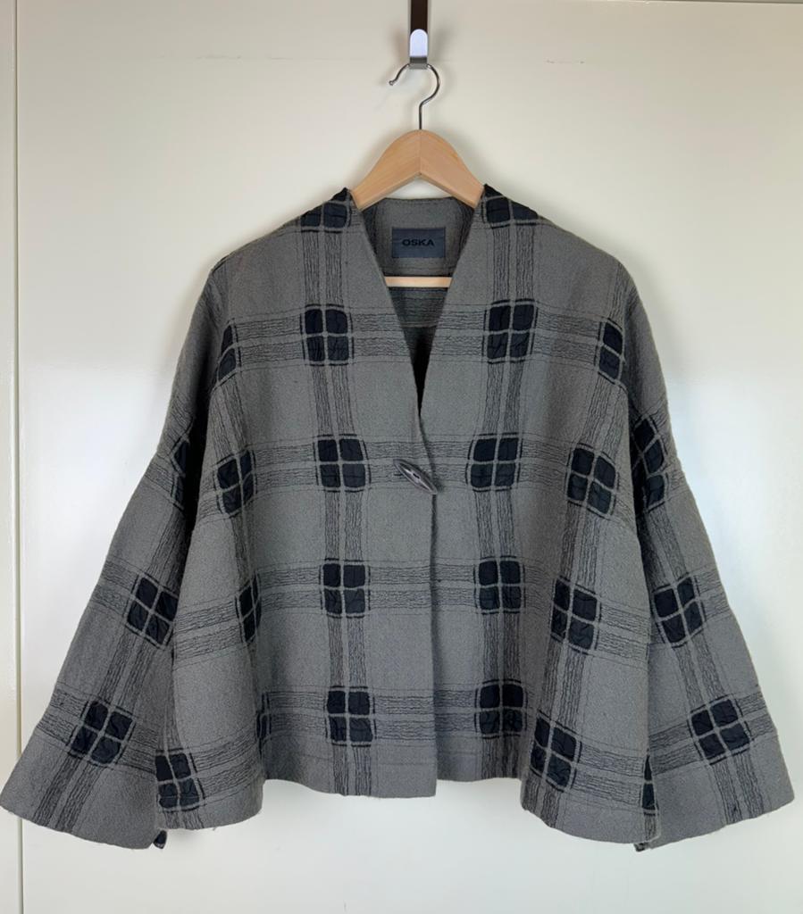 OSKA Boiled Wool Kimono Style Jacket Car Coat Avant Garde 3, Ophalen of Verzenden, Zo goed als nieuw, Maat 42/44 (L), Grijs