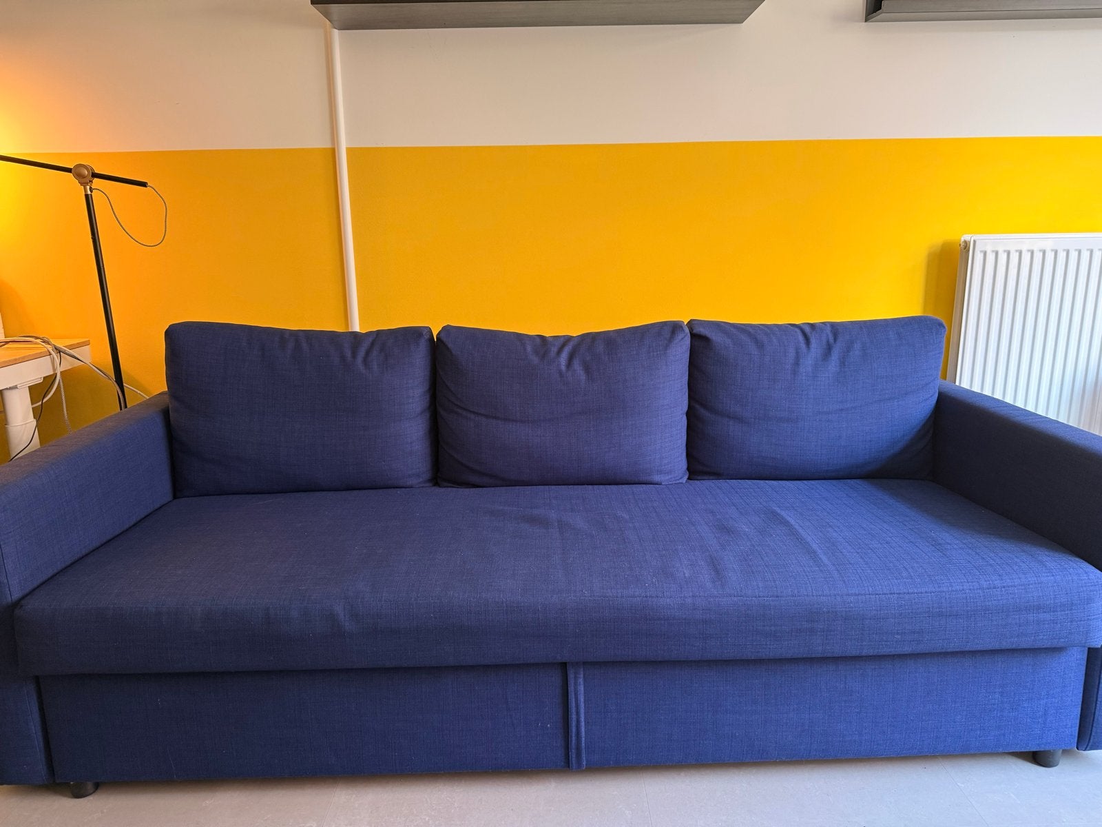 IKEA FRIHETEN slaapbank - Donkerblauw, Huis en Inrichting, Slaapkamer | Slaapbanken, Ophalen, Blauw, Tweepersoons, Zo goed als nieuw