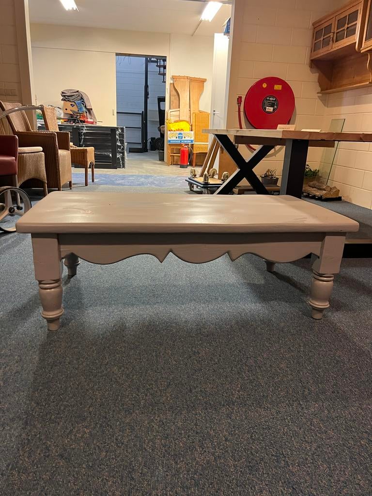 Grijze afgelakte eikenhouten salontafel - 126x68x44 cm, Huis en Inrichting, Tafels | Salontafels, Ophalen, 100 tot 150 cm, Eikenhout