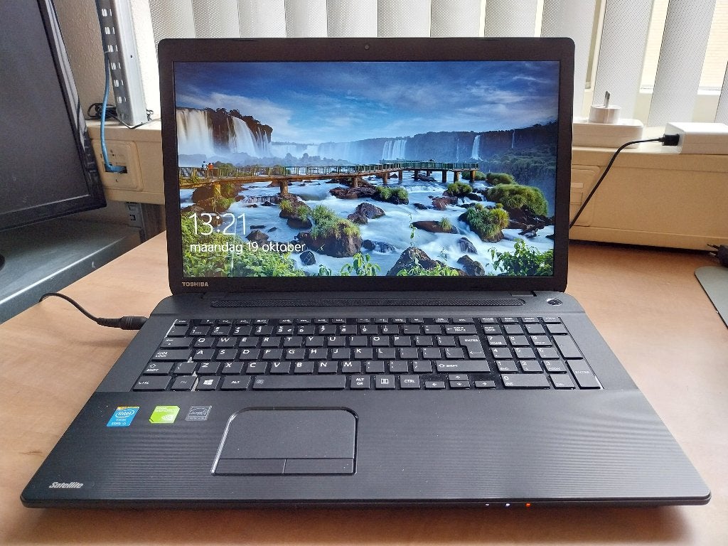 Toshiba 17 Inch i5 8Gb HD 500Gb Model C70-A-156, Ophalen, 2 tot 3 Ghz, Qwerty, 8 GB