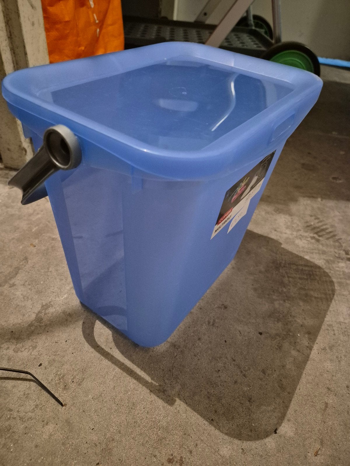 Blauw transparante voerton circa 6 Liter Curver, Ophalen of Verzenden, Zo goed als nieuw, Overige typen