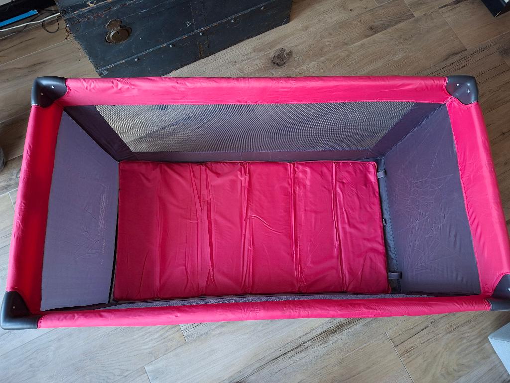 Campingbed Topmark (roze), Kinderen en Baby's, Ophalen of Verzenden, Zo goed als nieuw, Reisbedje