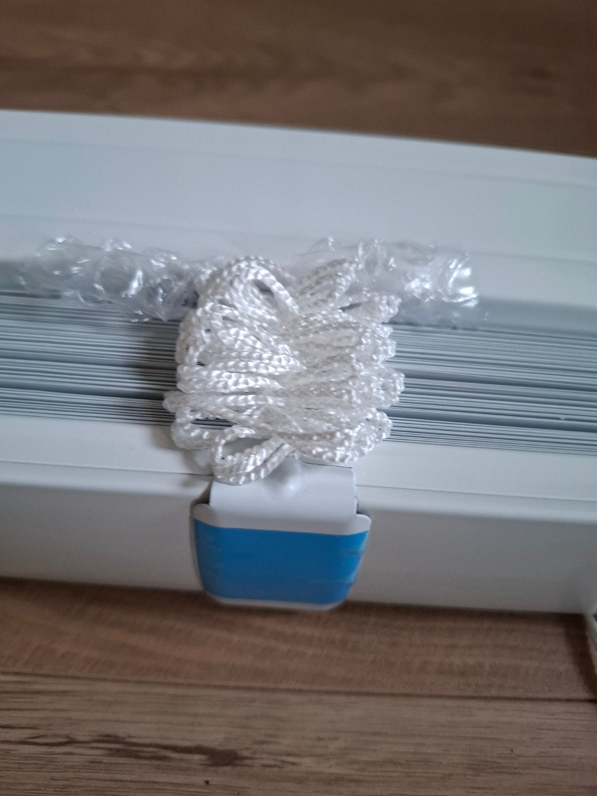 Nieuwe Luxaflex B 88 x H 229 cm voor deuren/hoge ramen, Ophalen, Jaloezie, Wit, Nieuw