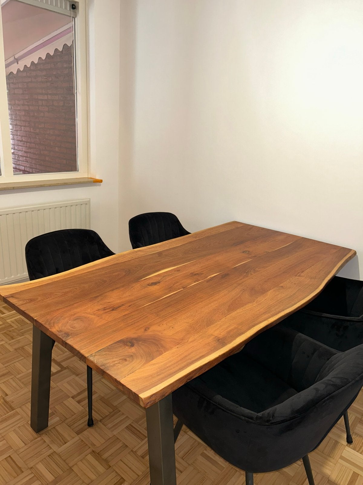 Elegante eettafel van massief mango hout met metalen poten, Huis en Inrichting, Tafels | Eettafels, Ophalen, 50 tot 100 cm, Zo goed als nieuw
