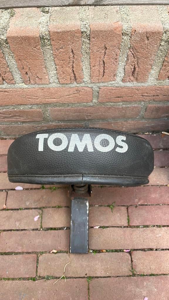 Zadel tomos, Ophalen of Verzenden, Zo goed als nieuw