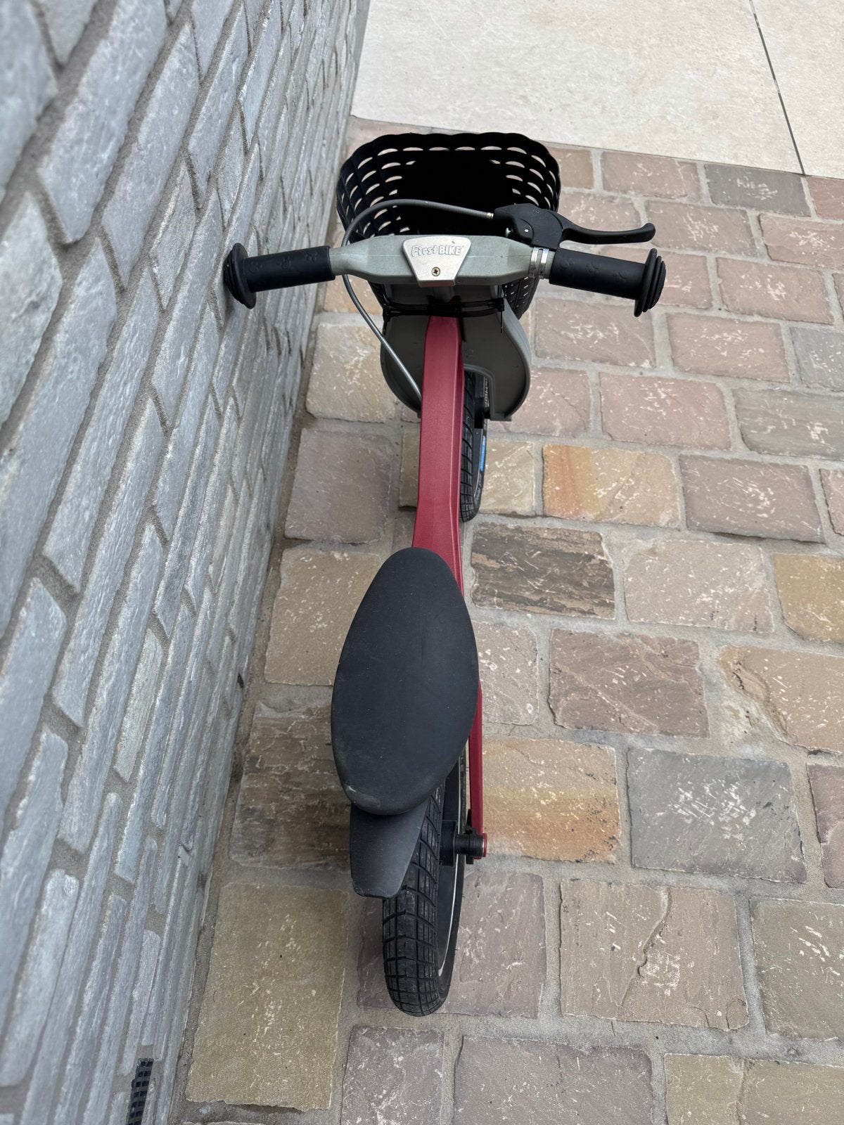 FirstBIKE Loopfiets met mandje - Rood/Grijs, Ophalen, Gebruikt, Loopfiets