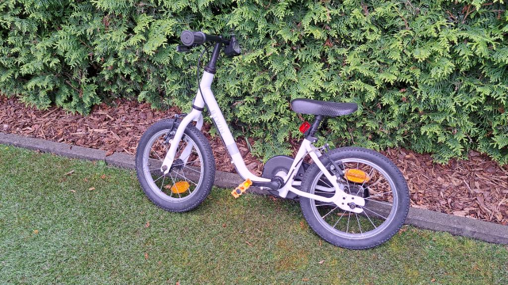 Btwin Kinderfiets 14 inch wit - Apeldoorn, Fietsen en Brommers, Fietsen | Kinderfietsjes, Ophalen, Zijwieltjes, Btwin, Minder dan 16 inch