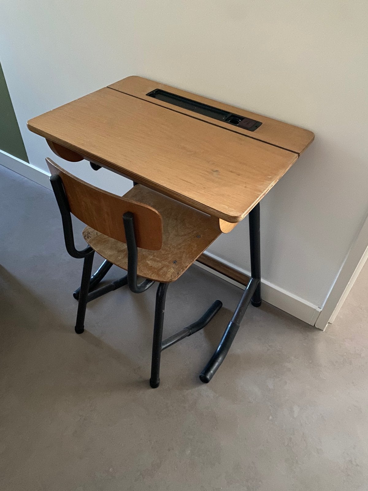 Schoolset vintage bureau en stoel kinderbureau hout-metaal, Huis en Inrichting, Bureaus, Ophalen, Gebruikt, 60 cm, Hout