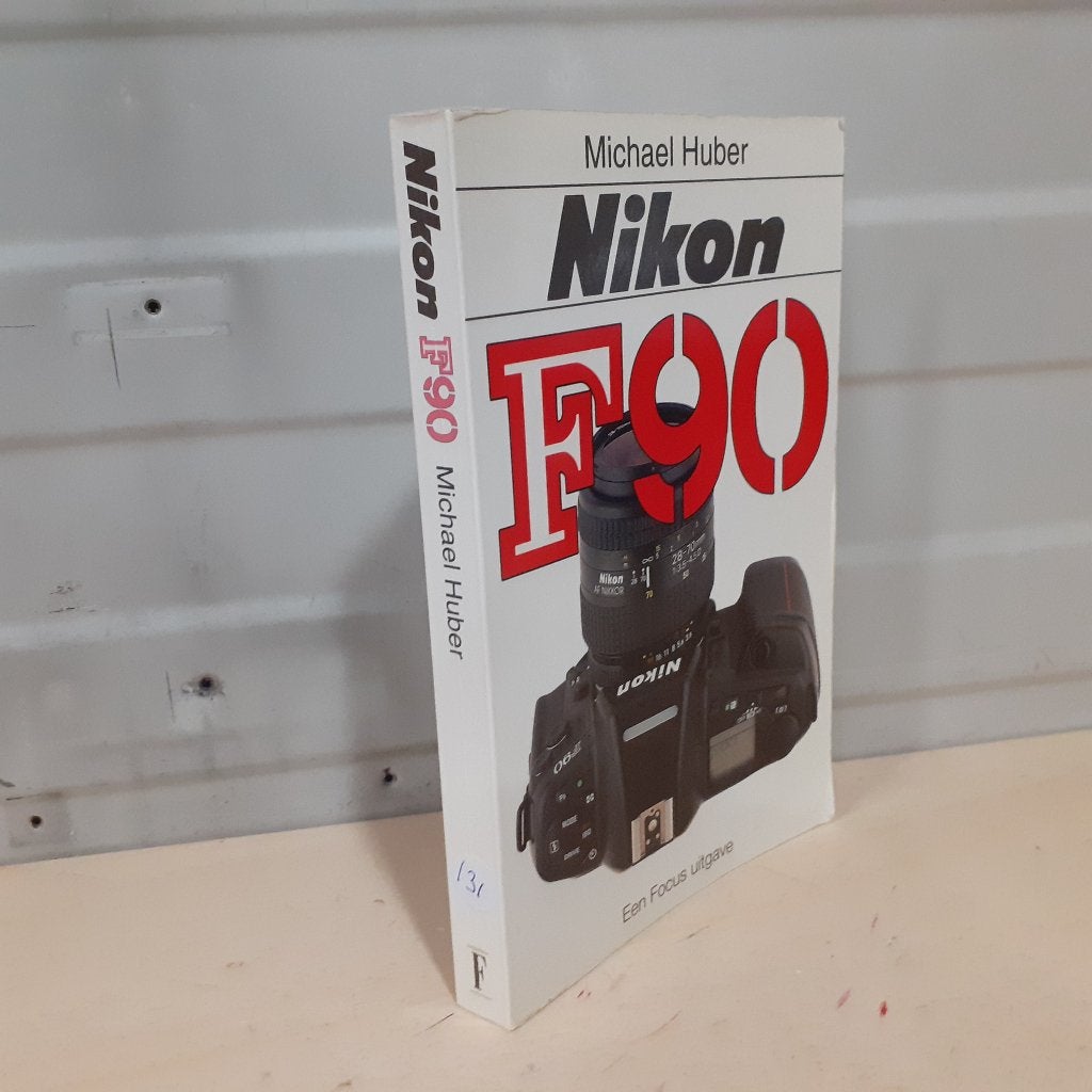 Nr. 131 Michael Huber. Nikon F90, Boeken, Gelezen, Fotograferen en Filmen, Michael Huber, Ophalen of Verzenden