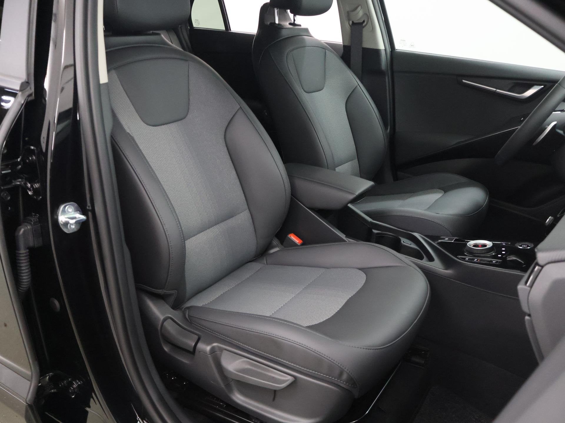 Foto 10 van Kia Niro 1.6 GDi PHEV DynamicPlusLine Edition | 18” lichtm