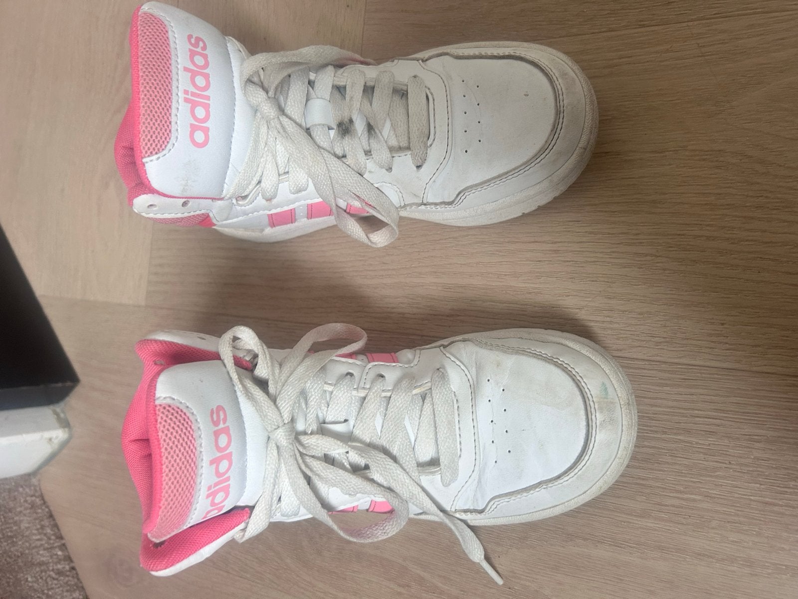 Adidas sneakers maat 33 - Wit/Roze, Ophalen of Verzenden, Gebruikt, Meisje, Sportschoenen