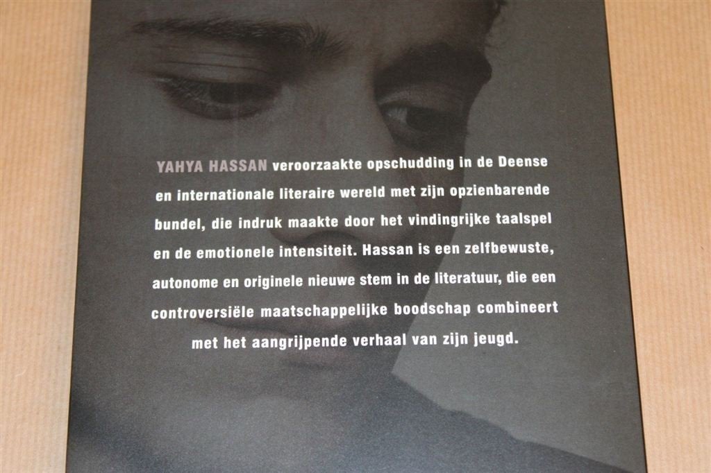 Gedichten — Yahya Hassan — Over Moslimmigranten, Ophalen of Verzenden, Gelezen