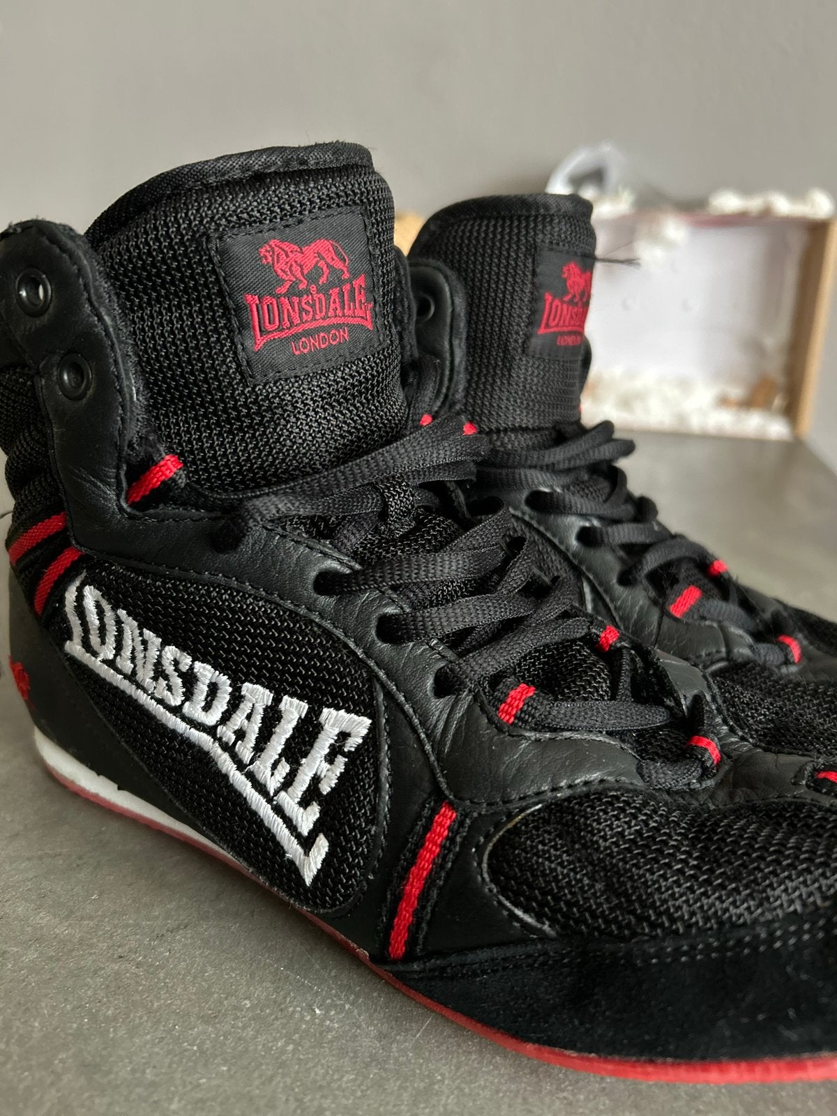 Lonsdale Vechtsportschoenen Maat 42, Gebruikt, Overige, Vechtsportschoenen, Maat M