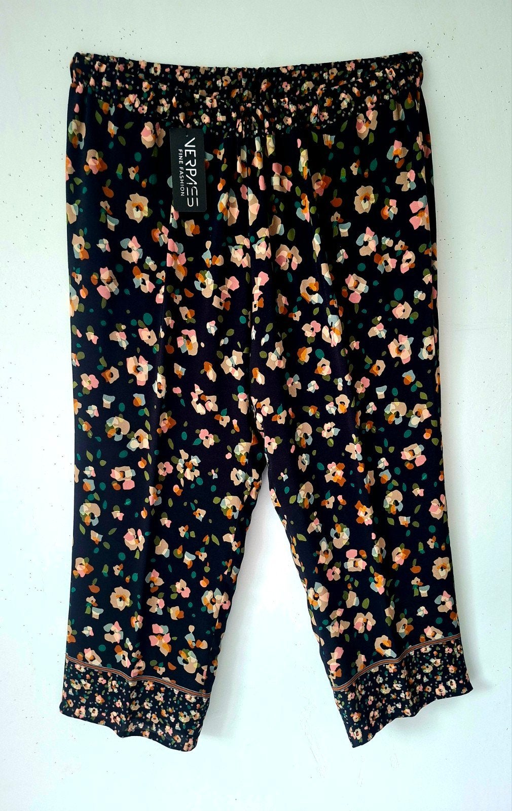 Nieuw Zwarte/Multicolour Bloemen Verpass  Broek Mt 50/52, Ophalen of Verzenden, Nieuw, Zwart, Broek of Spijkerbroek