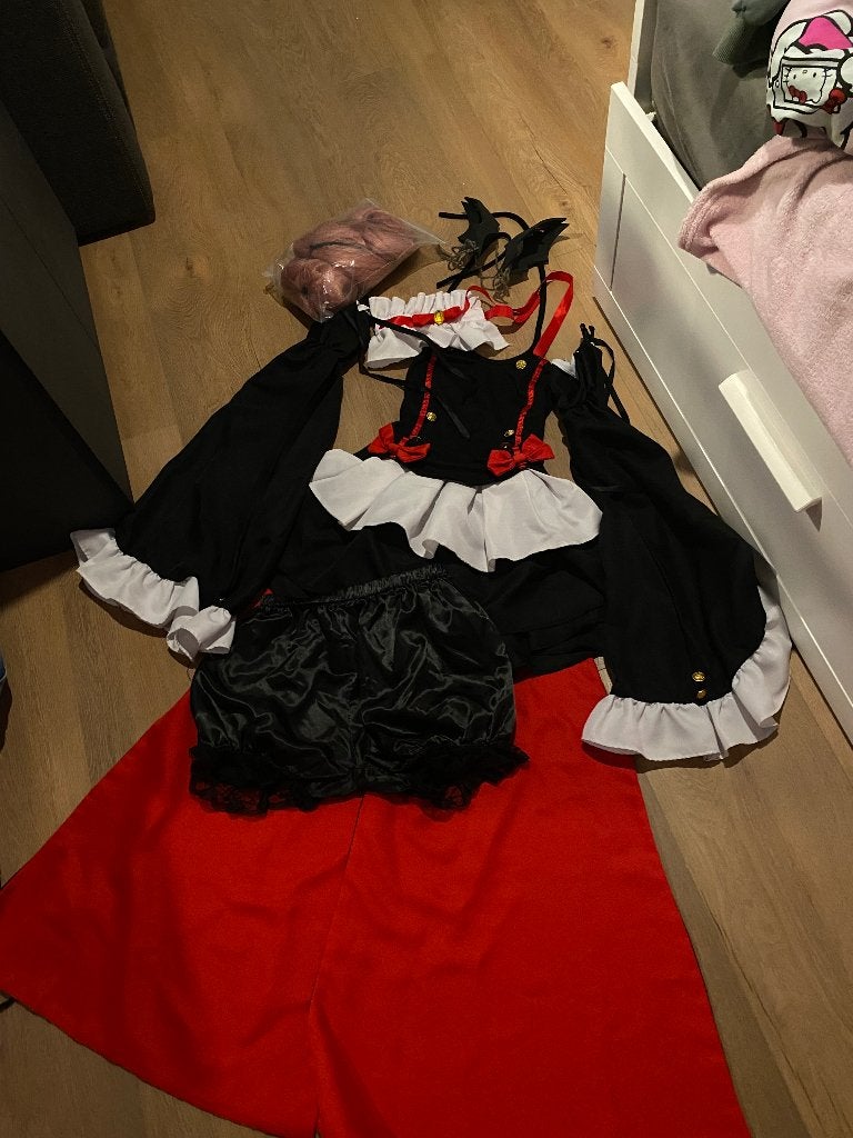 Krul tepes cosplay, Kleding | Dames, Carnavalskleding en Feestkleding, Zo goed als nieuw, Halloween, Kleding, Ophalen