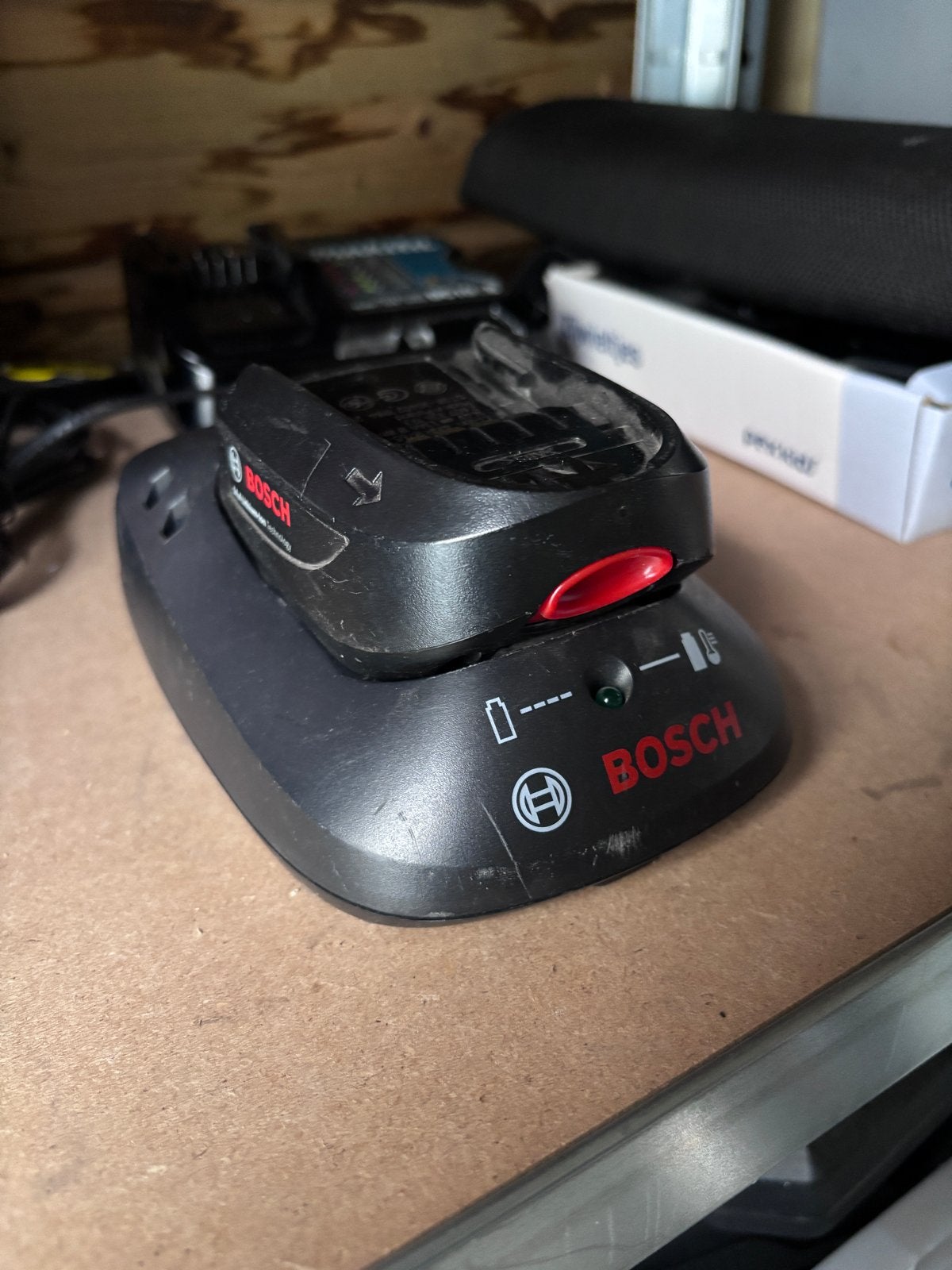 Bosch AL 2215 CV Oplader met 14.4V Li-ion Accu, Ophalen of Verzenden, Gebruikt, Overige typen