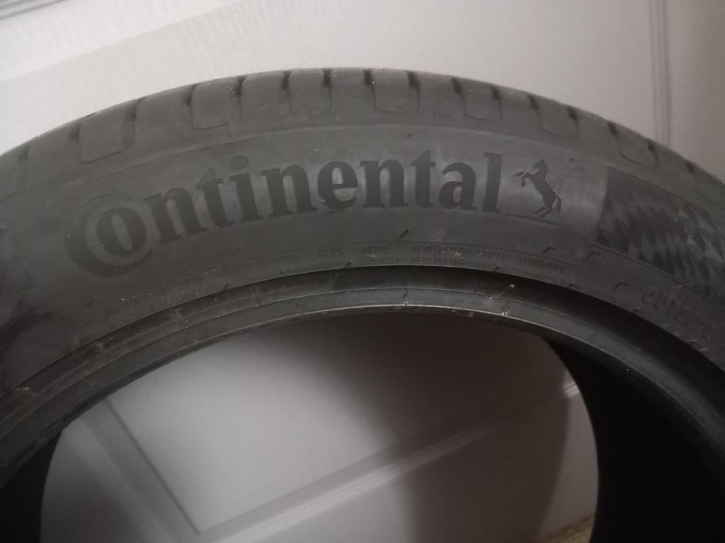 Autoband Continental ultra contact band maat 215/50 R17 95 w, Auto-onderdelen, Banden en Velgen, 215 mm, 17 inch, Ophalen of Verzenden
