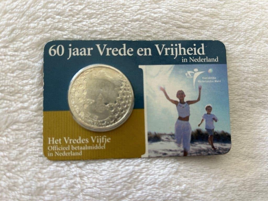 Zilveren herdenkingsmunt 60 jaar vrede en vrijheid nieuw, Koningin Beatrix, Zilver, Euro's, Ophalen of Verzenden