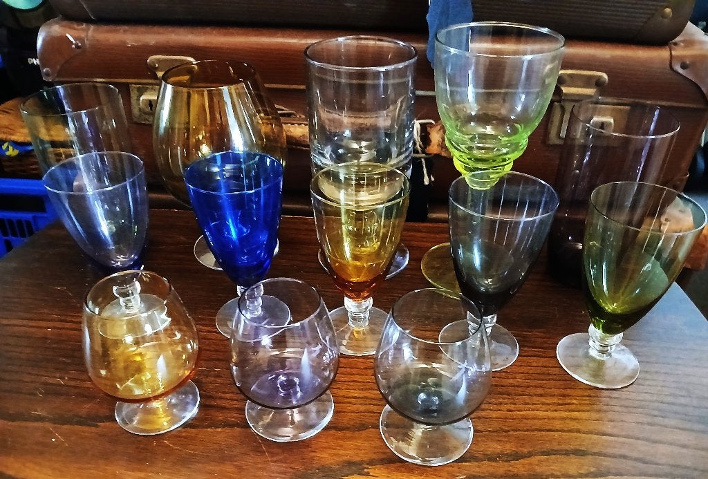 Diverse gekleurde retro glazen drinkglazen in één koop, Verzamelen, Glas en Borrelglaasjes, Ophalen, Gebruikt, Overige typen