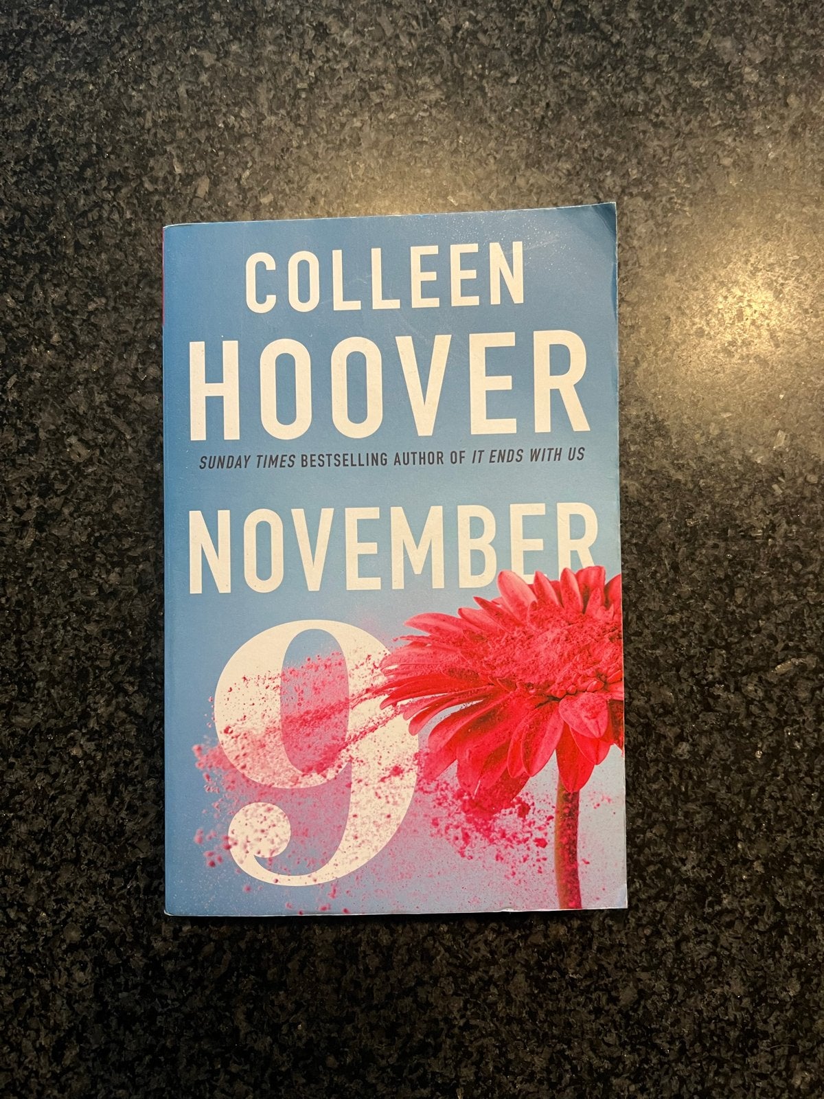November 9 - Colleen Hoover (Engels), Verzenden, Zo goed als nieuw, Europa overig