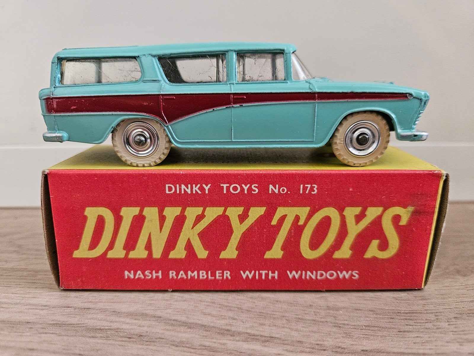 Dinky Toys 173 Nash Rambler met ramen en originele doos, Ophalen of Verzenden, Zo goed als nieuw, Auto, Overige merken