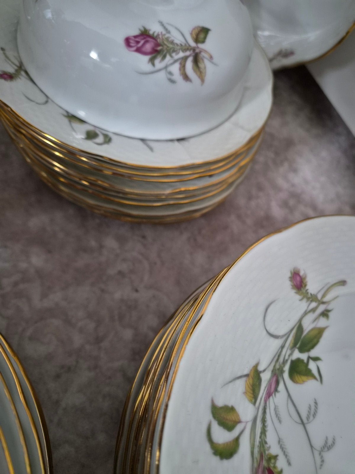 10pers. Thun Porseleinen Servies Rozenmotief - Tsjechoslowak, Ophalen