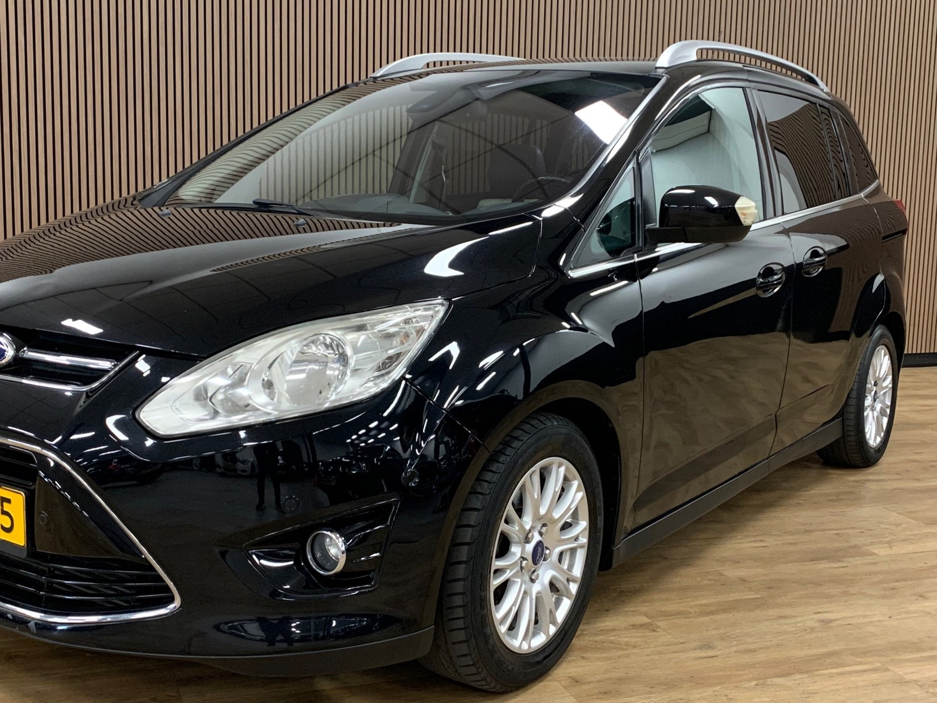 Ford Grand C-Max 1.6 EcoBoost Titanium|Camera|Navigatie|Pano, Auto's, Ford, Voorwielaandrijving, 15 km/l, Gebruikt, Zwart