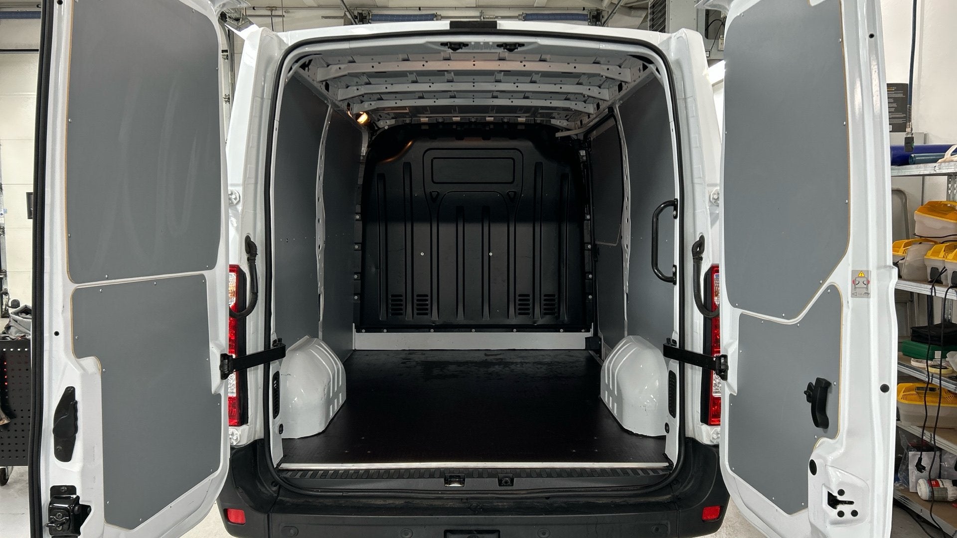 Renault Master 2.3dCi 135pk L1H1 / Cruisecontrol / Camera /, Voorwielaandrijving, Gebruikt, Met garantie (alle), Renault