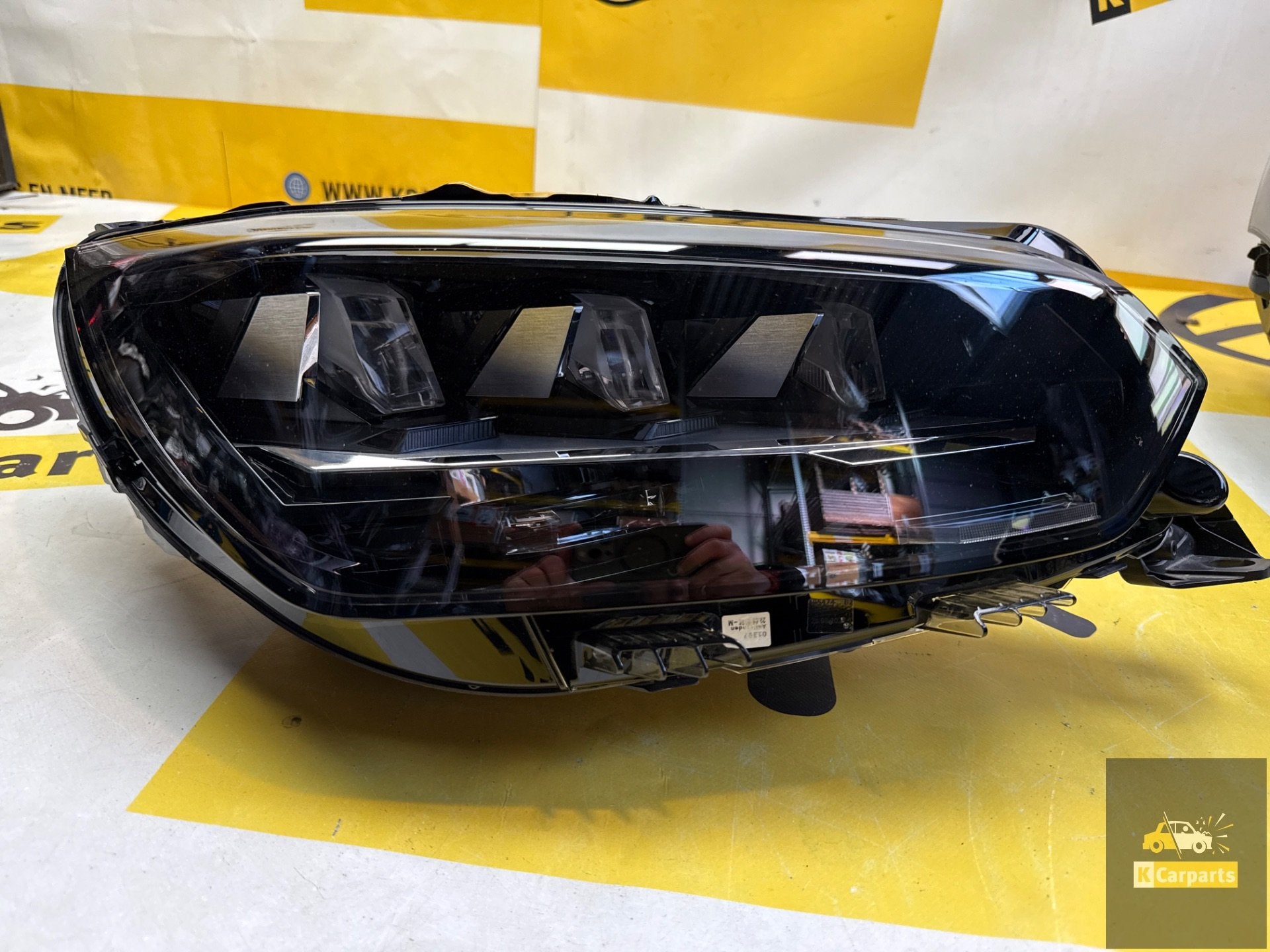 PEUGEOT KOPLAMP RECHTS 2008 208 FACELIFT FULL LED 9850597780, Taurusavenue 1
2132 LS  Hoofddorp, NL, Gebruikt, Contact.group@renault.com