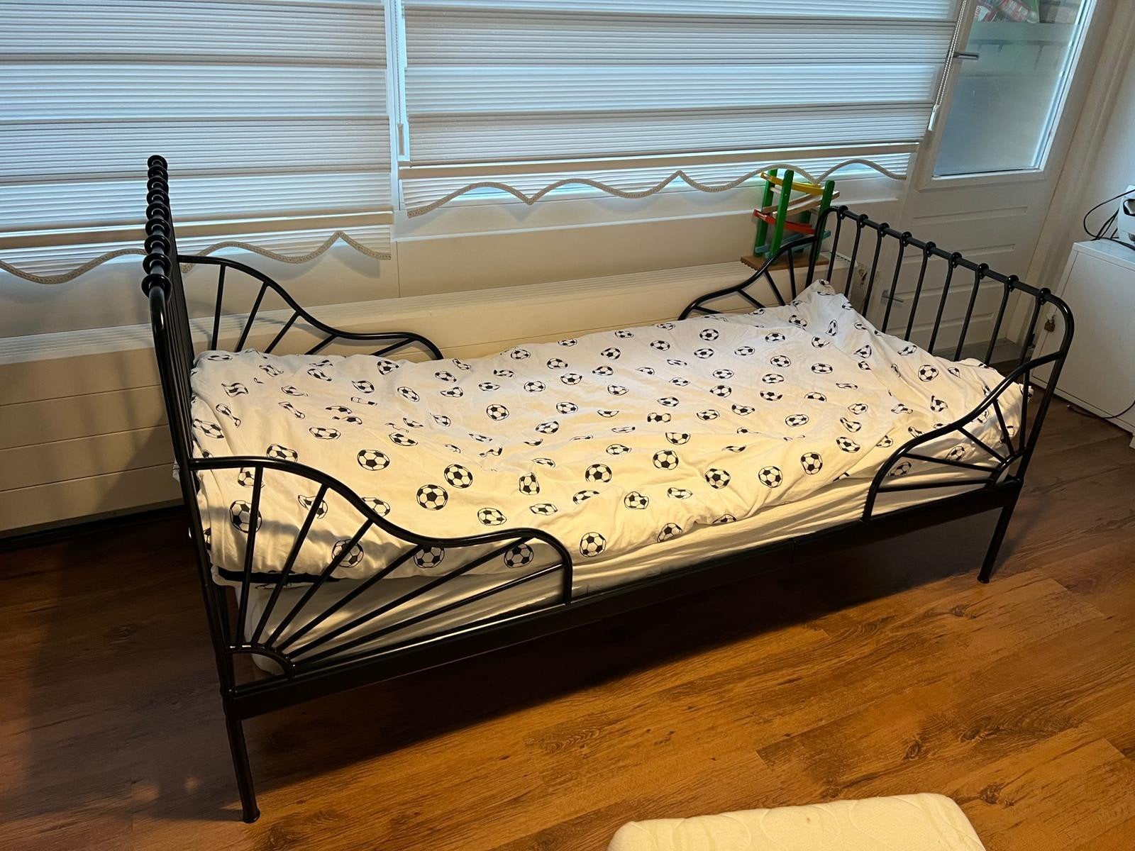 Ikea meegroei bed zwart, Ophalen, Gebruikt, 90 cm, Eenpersoons
