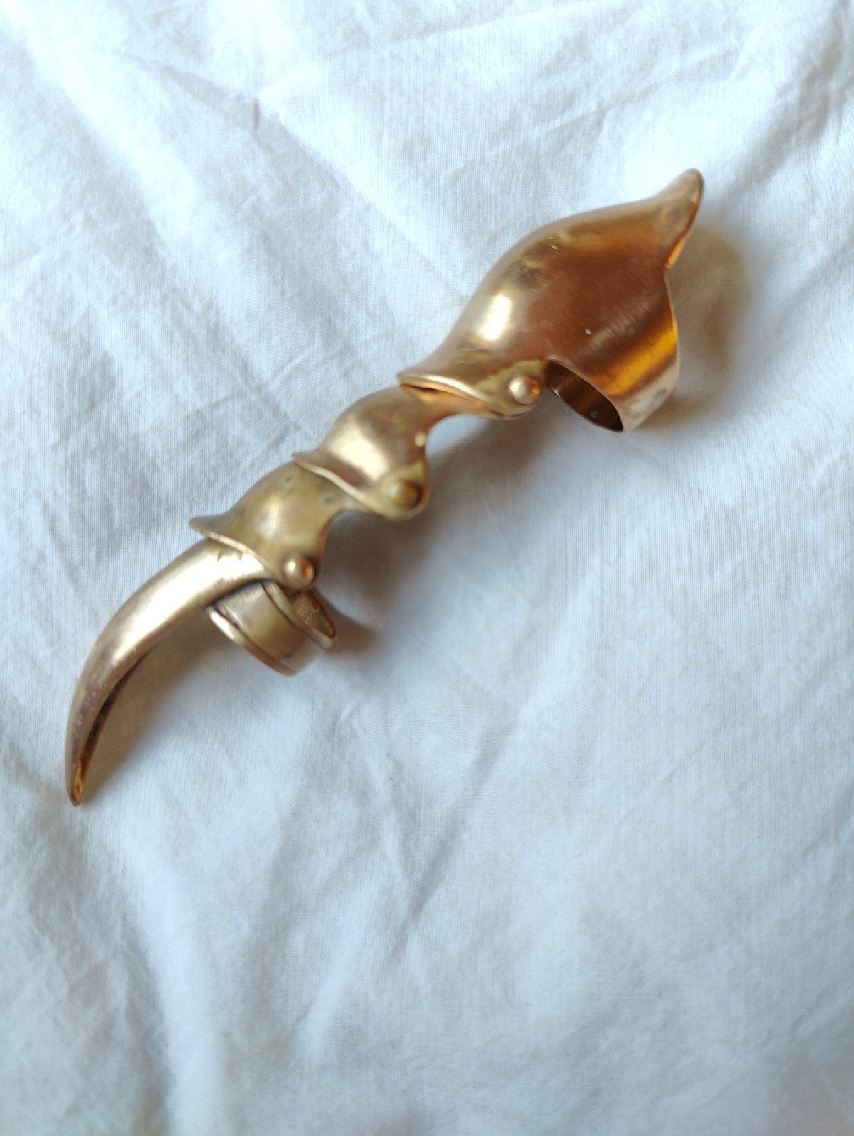 Goudkleurige pantserring, punk/gothic stijl, Sieraden, Tassen en Uiterlijk, Ringen, Gebruikt, Ophalen of Verzenden, Dame of Heer
