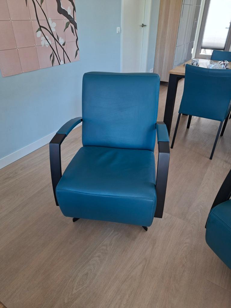 2 lederen draai fauteuls, Huis en Inrichting, Fauteuils, Ophalen, Zo goed als nieuw, 75 tot 100 cm, 50 tot 75 cm
