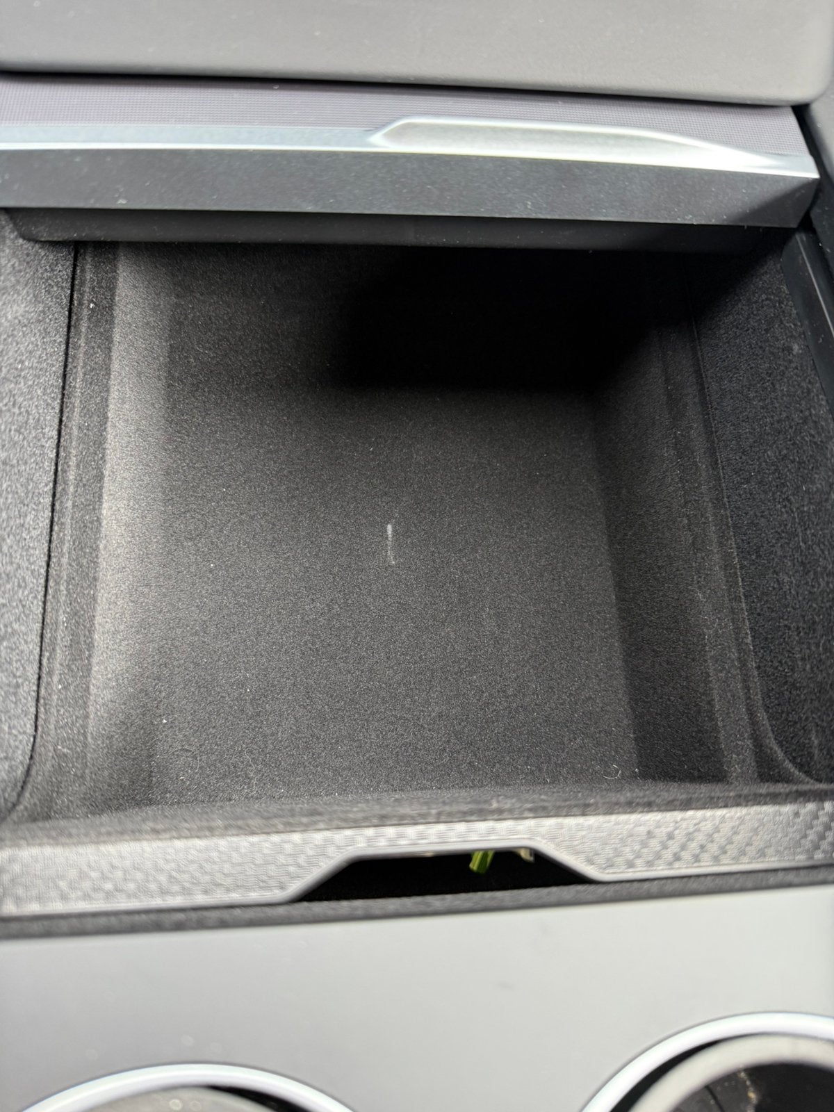 Schuiflade Tesla model Y Juniper, Ophalen