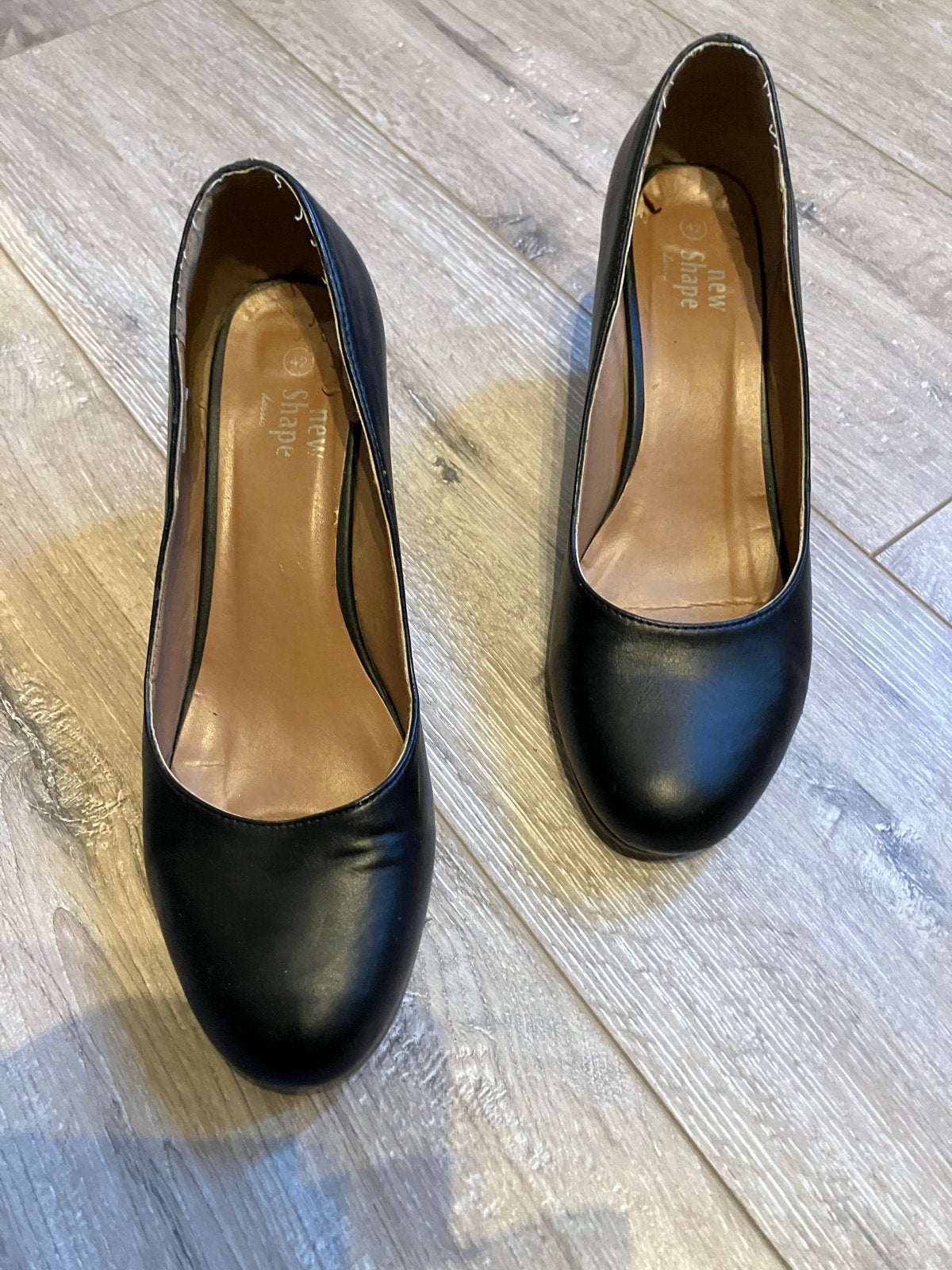 Zwarte pumps met lage hak - New Shape - Maat 37, Ophalen of Verzenden, Gedragen, Zwart, Schoenen met lage hakken